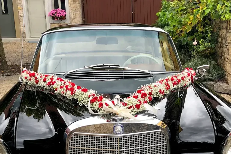 Traumhochzeit mit einem Mercedes Oldtimer als Hochzeitsauto in Franken Traumhochzeit mit einem Mercedes Oldtimer als Hochzeitsauto in Franken